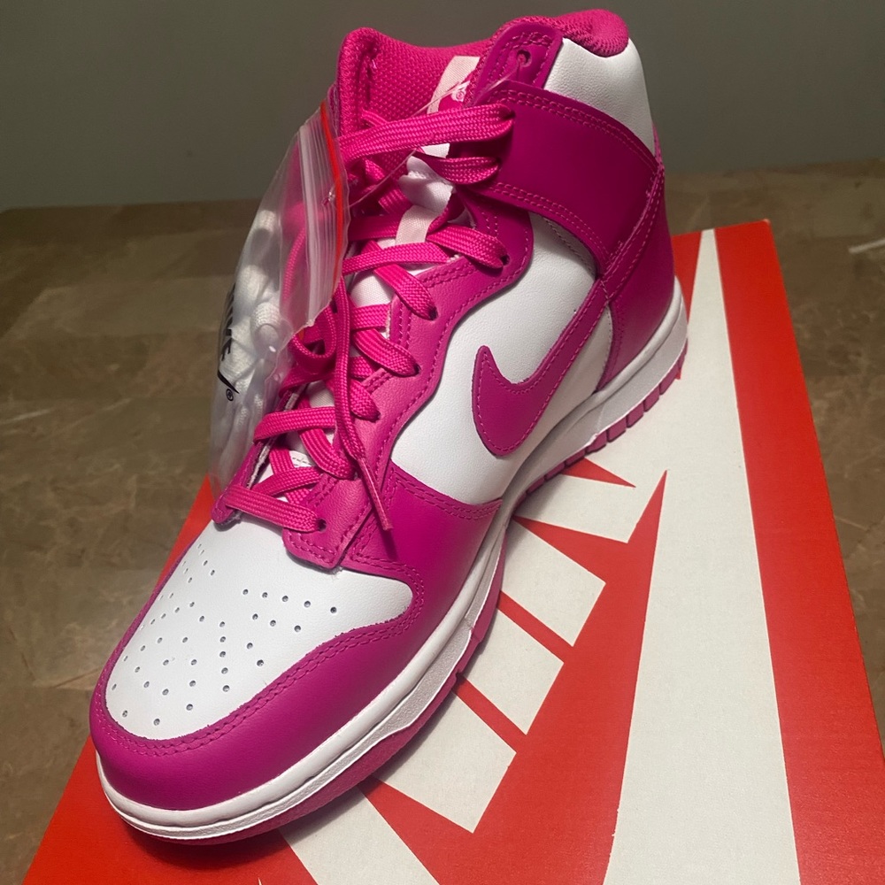 Nike Dunk Womens Pink/White